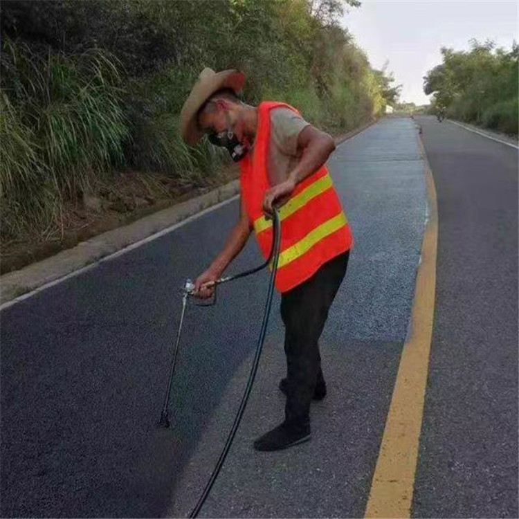 安康 彩色防滑路面的底涂是保障路面附着力